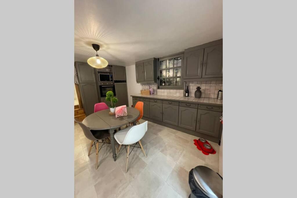 Appartement «La Vie Est Belle» Au Coeur De Sézanne Exteriör bild