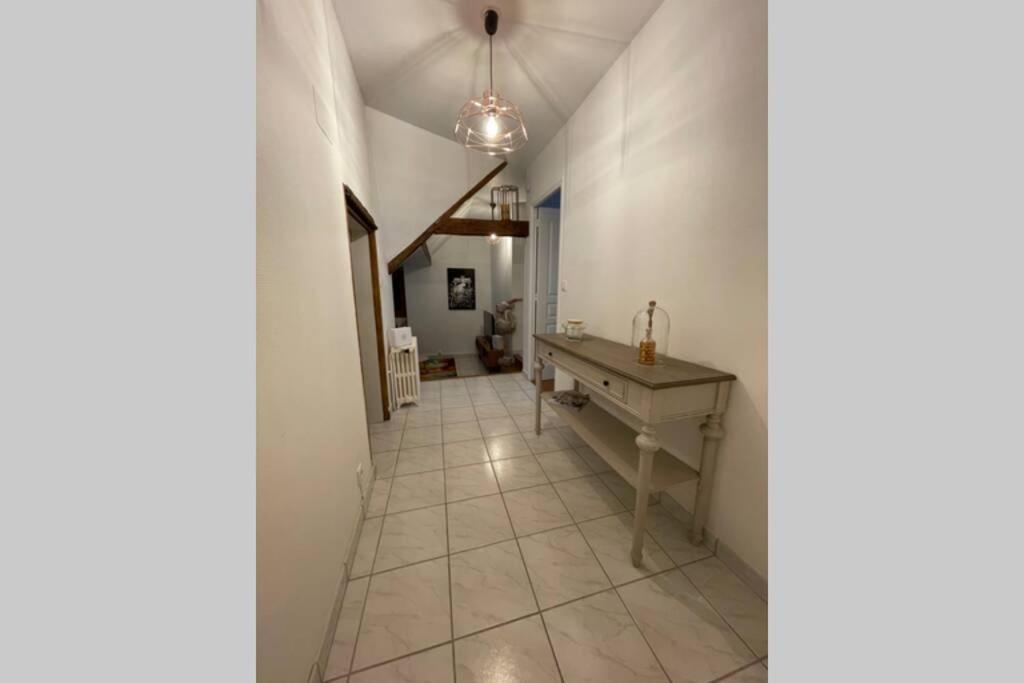 Appartement «La Vie Est Belle» Au Coeur De Sézanne Exteriör bild